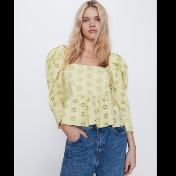 Zara Yellow Green Eyelet Puff Sleeved Top Size Medium - Picture 1 of 5